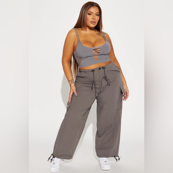 Fashion nova ripped grey tank crop top - Picture 5 of 7